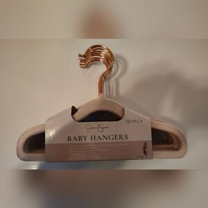 Jessica Simpson Pink Baby Hangers with Gold Hooks (10 Pk)